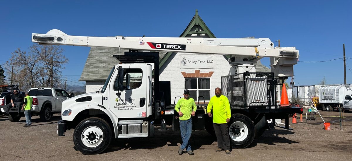 B5 Elevator Boom Bucket Truck & Crew